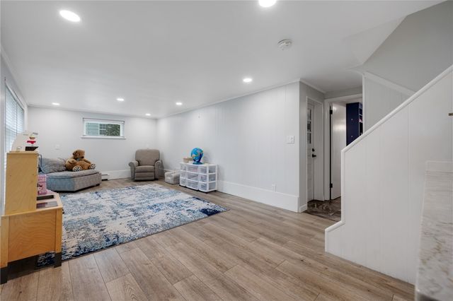 21 Arlington Drive, Pittsford, NY 14534
