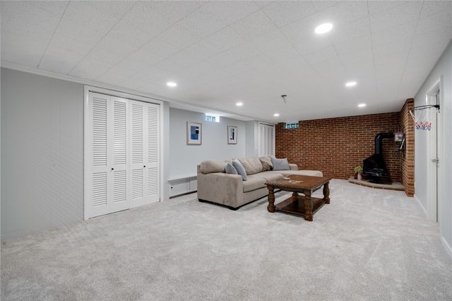 21 Arlington Drive, Pittsford, NY 14534