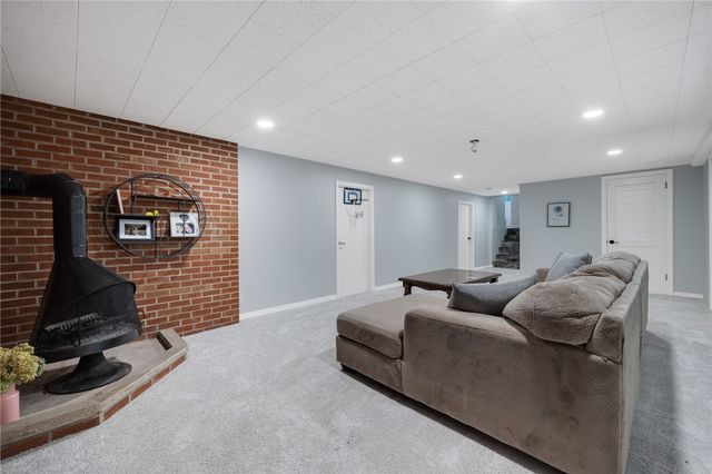 21 Arlington Drive, Pittsford, NY 14534