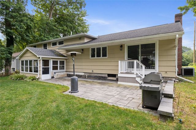 21 Arlington Drive, Pittsford, NY 14534