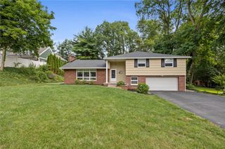 21 Arlington Drive, Pittsford, NY 14534