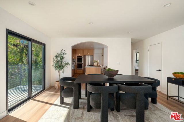 2967 Glendower Avenue, Los Angeles, CA 90027