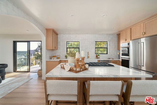 2967 Glendower Avenue, Los Angeles, CA 90027