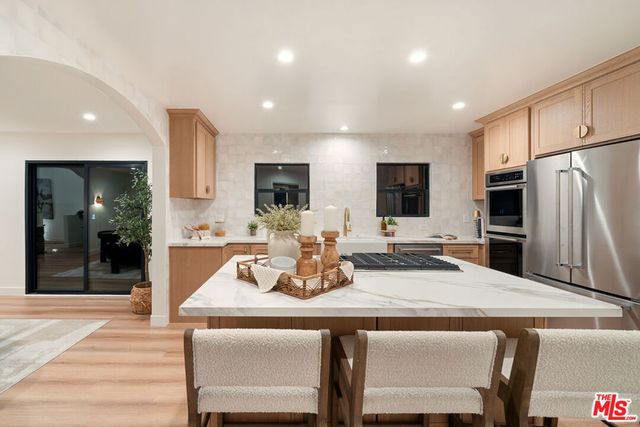 2967 Glendower Avenue, Los Angeles, CA 90027
