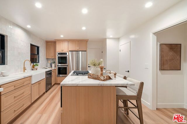 2967 Glendower Avenue, Los Angeles, CA 90027