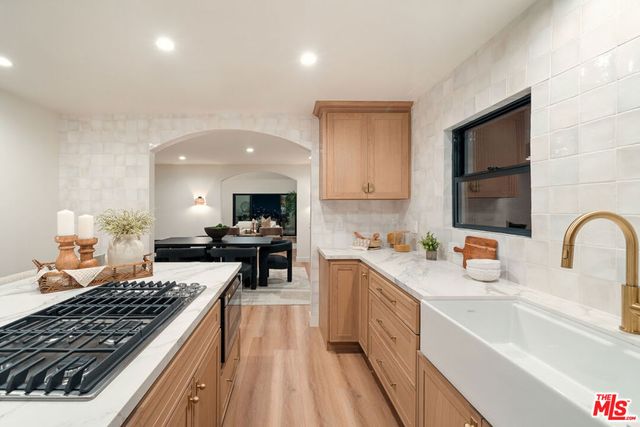 2967 Glendower Avenue, Los Angeles, CA 90027