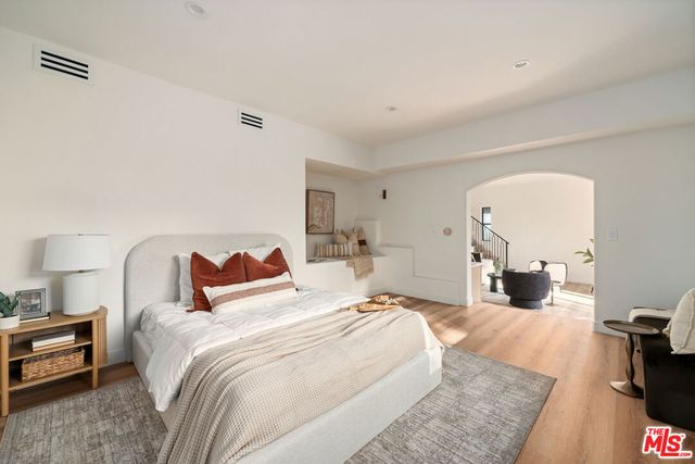 2967 Glendower Avenue, Los Angeles, CA 90027