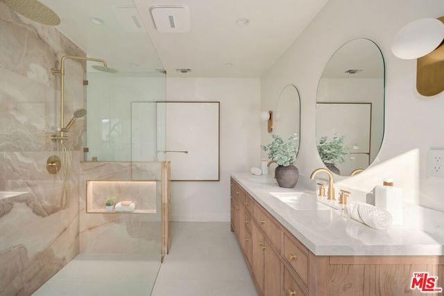 2967 Glendower Avenue, Los Angeles, CA 90027