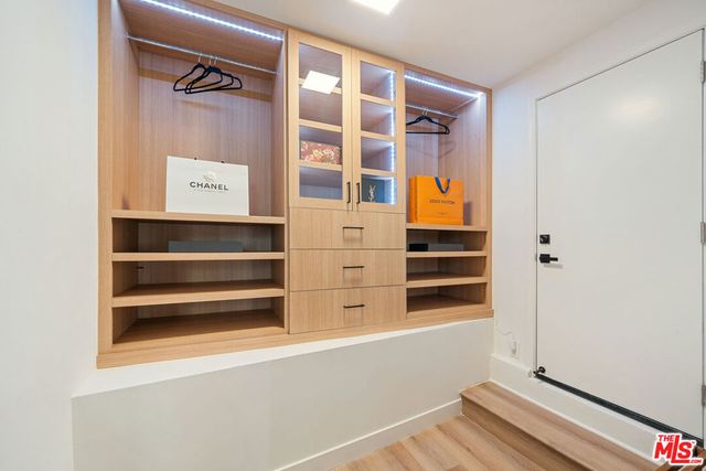 2967 Glendower Avenue, Los Angeles, CA 90027
