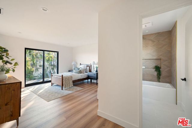 2967 Glendower Avenue, Los Angeles, CA 90027
