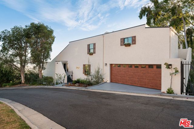 2967 Glendower Avenue, Los Angeles, CA 90027