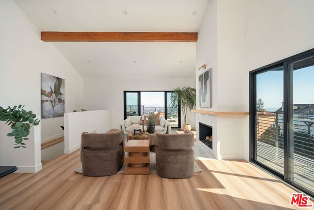 2967 Glendower Avenue, Los Angeles, CA 90027