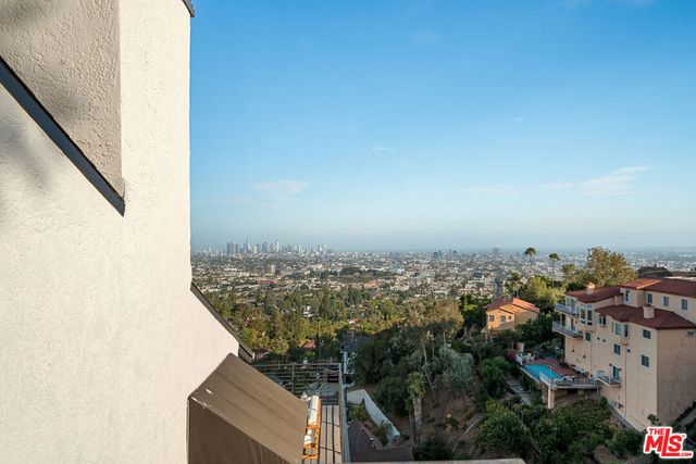 2967 Glendower Avenue, Los Angeles, CA 90027