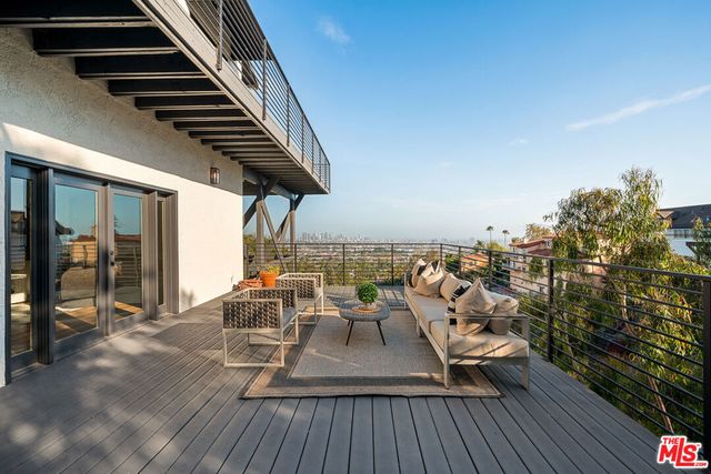 2967 Glendower Avenue, Los Angeles, CA 90027