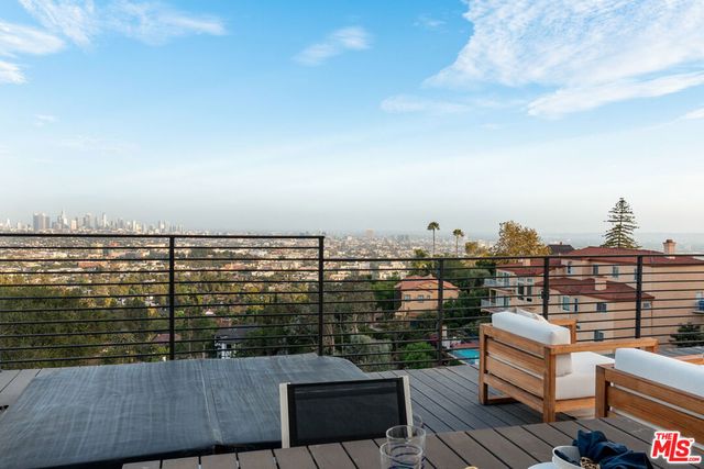 2967 Glendower Avenue, Los Angeles, CA 90027