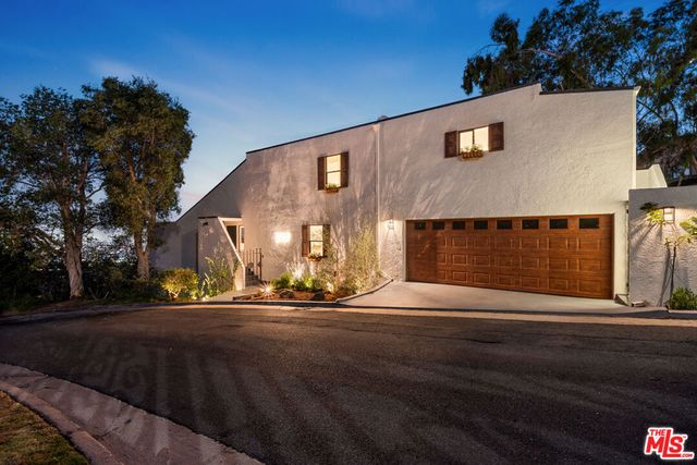 2967 Glendower Avenue, Los Angeles, CA 90027