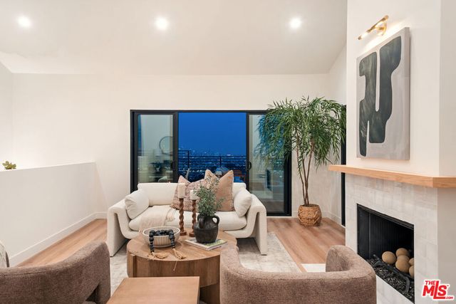 2967 Glendower Avenue, Los Angeles, CA 90027
