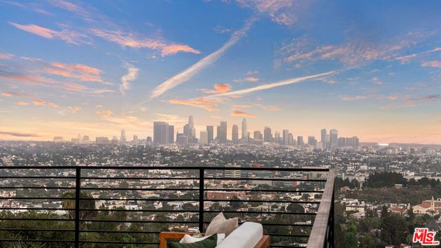 2967 Glendower Avenue, Los Angeles, CA 90027