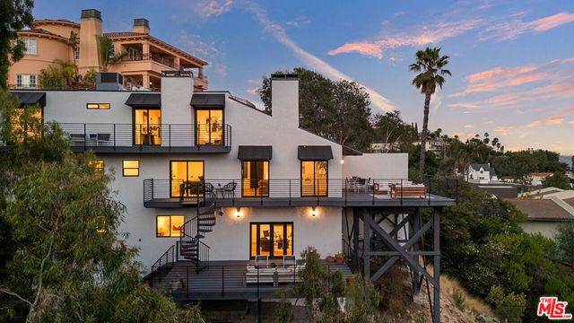 2967 Glendower Avenue, Los Angeles, CA 90027