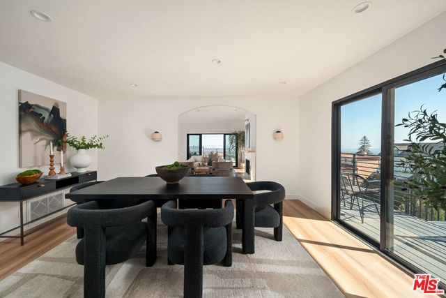 2967 Glendower Avenue, Los Angeles, CA 90027