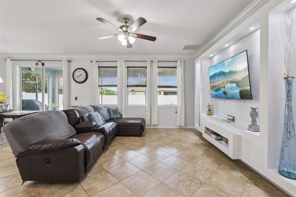 Image 5 of property listing at 3942 ETERNITY CIRCLE, St Cloud, FL 34772