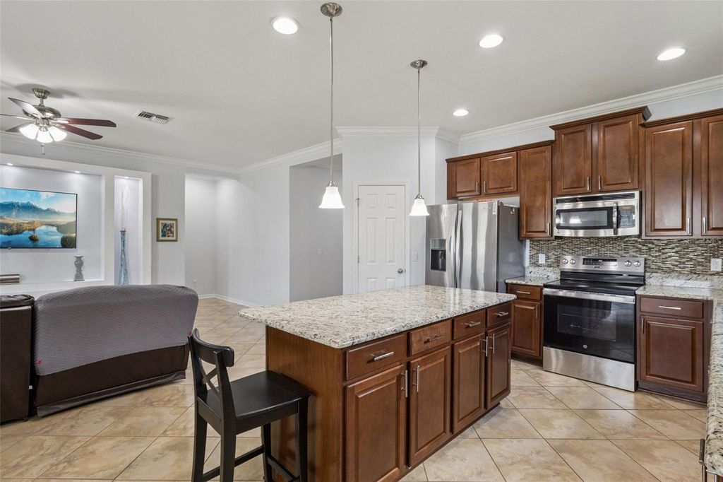 Image 10 of property listing at 3942 ETERNITY CIRCLE, St Cloud, FL 34772