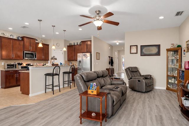 36154 LAGUNA HILLS CIRCLE, Zephyrhills, FL 33541