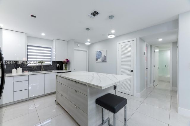 3351 NW 85th Ave 218, Coral Springs, FL 33065