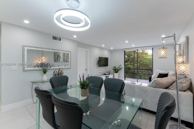 3351 NW 85th Ave 218, Coral Springs, FL 33065