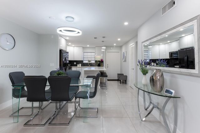 3351 NW 85th Ave 218, Coral Springs, FL 33065