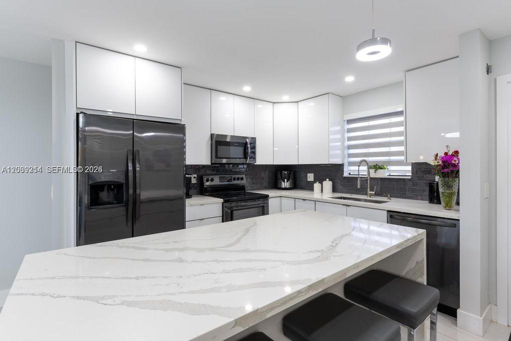 3351 NW 85th Ave 218, Coral Springs, FL 33065