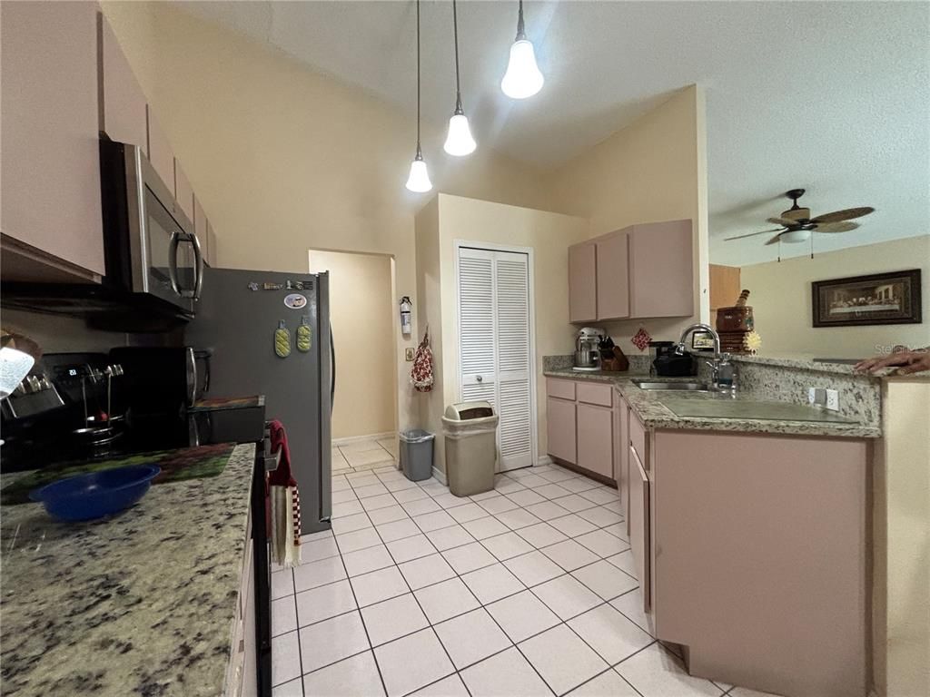 Image 15 of property listing at 3613 LATE MORNING CIRCLE, Kissimmee, FL 34744