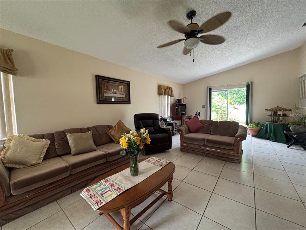 Image 7 of property listing at 3613 LATE MORNING CIRCLE, Kissimmee, FL 34744