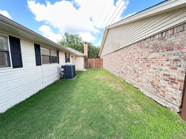 1728 Red Oak Circle, Sulphur Springs, TX 75482