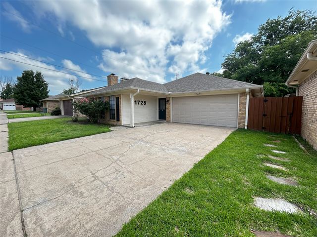 1728 Red Oak Circle, Sulphur Springs, TX 75482