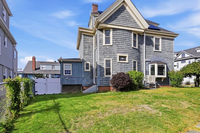 17 Greenwood St, Medford, MA 02155