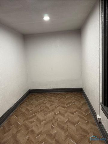 210 Charles Street, Toledo, OH 43609