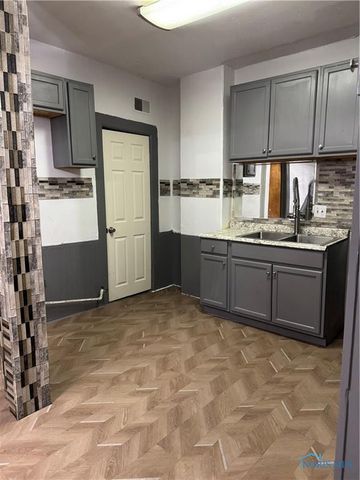 210 Charles Street, Toledo, OH 43609