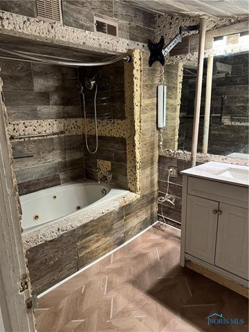 210 Charles Street, Toledo, OH 43609