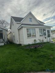 210 Charles Street, Toledo, OH 43609