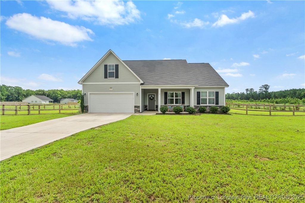 79 Brightleaf Drive, Parkton, NC 28371