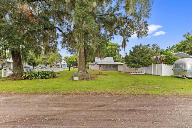 5450 10TH STREET, Zephyrhills, FL 33542
