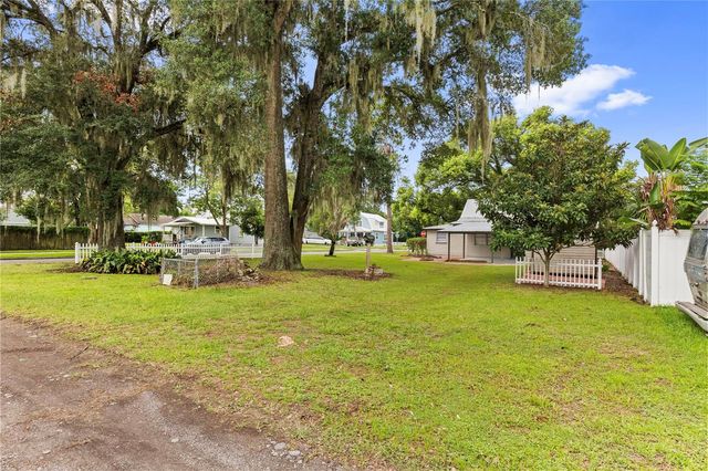 5450 10TH STREET, Zephyrhills, FL 33542
