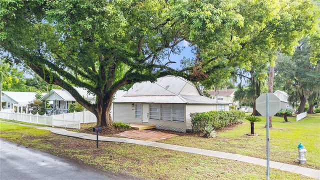 5450 10TH STREET, Zephyrhills, FL 33542