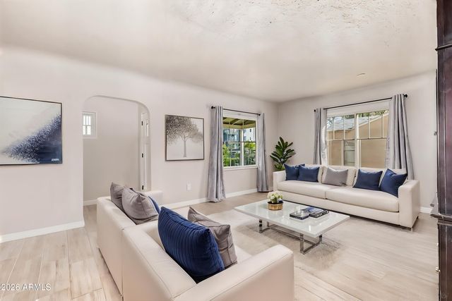 146 S ROBSON --, Mesa, AZ 85210