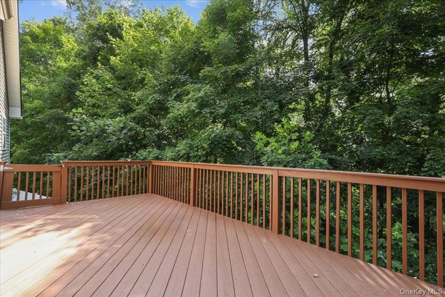 39 New Hill Road, Putnam Valley, NY 10579