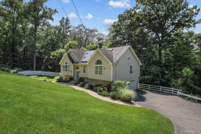 39 New Hill Road, Putnam Valley, NY 10579