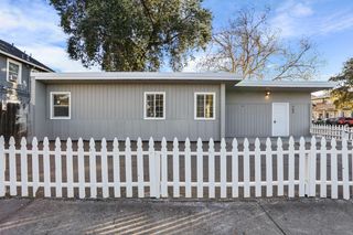 702 E Oak St, Stockton, CA 95202