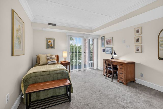 146 Marble St 402, Stoneham, MA 02180