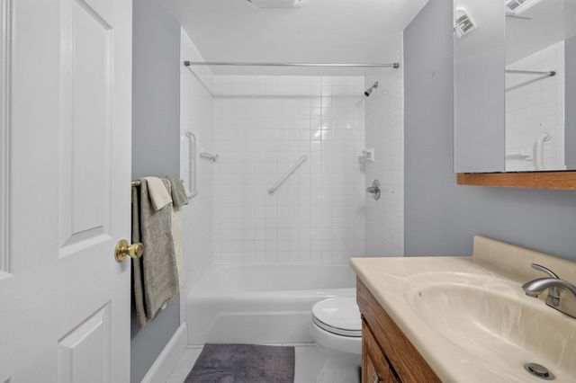 146 Marble St 402, Stoneham, MA 02180